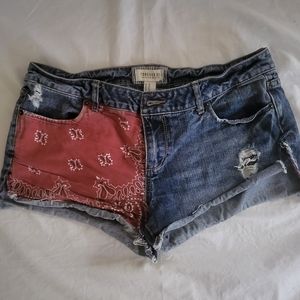 Forever 21 cut off shorts